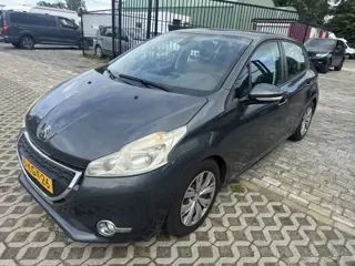 Foto 7 van Peugeot 208 1.6 e-HDi Active (bj 2013)