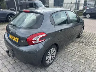 Foto 9 van Peugeot 208 1.6 e-HDi Active (bj 2013)