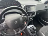 Foto 17 van Peugeot 208 1.6 e-HDi Active (bj 2013)