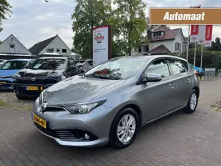 TOYOTA AURIS 1.8 HYBRID AUTOMAAT / NAVI / CAMERA / DAB / CRUISE CTR. / LED / PDC / KEYLESS