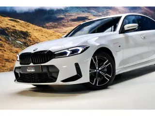 Foto 20 van BMW 3-serie 320e M Sport|Leder|Ambient|NL