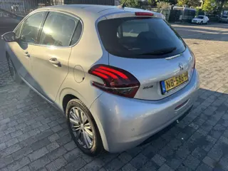 Foto 9 van Peugeot 208 1.2 PureTech Allure (bj 2017)