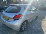 Foto 16 van Peugeot 208 1.2 PureTech Allure (bj 2017)
