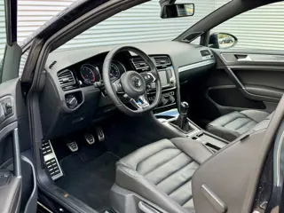 Foto 20 van Volkswagen Golf 1.4 TSI R-Line | 1E EIGENAAR | LEER | DYNAUDIO | NAVIGATIE