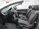 Foto 23 van Peugeot 207 CC 1.6 VTi (bj 2008)
