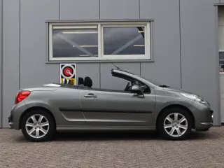 Foto 17 van Peugeot 207 CC 1.6 VTi (bj 2008)