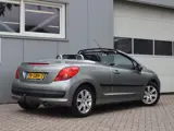 Foto 29 van Peugeot 207 CC 1.6 VTi (bj 2008)