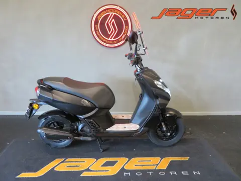 Peugeot STREETZONE KISBEE BROM SCOOTER (bj 2022)