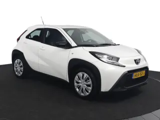Foto 13 van Toyota Aygo X 1.0 VVT-i MT Play | Adaptieve Cruise Control | Achteruitrijcamera | Apple Carplay | An