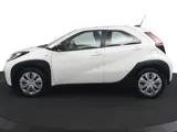 Foto 25 van Toyota Aygo X 1.0 VVT-i MT Play | Adaptieve Cruise Control | Achteruitrijcamera | Apple Carplay | An