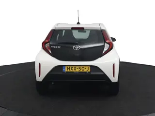 Foto 18 van Toyota Aygo X 1.0 VVT-i MT Play | Adaptieve Cruise Control | Achteruitrijcamera | Apple Carplay | An
