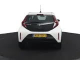 Foto 28 van Toyota Aygo X 1.0 VVT-i MT Play | Adaptieve Cruise Control | Achteruitrijcamera | Apple Carplay | An
