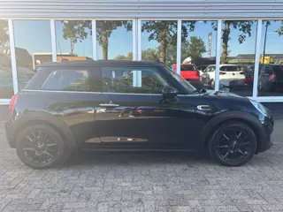Foto 18 van MINI 3-deurs 1.5 Cooper Business | Bluetooth | Navi | Cruise | Airco