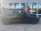Foto 28 van MINI 3-deurs 1.5 Cooper Business | Bluetooth | Navi | Cruise | Airco