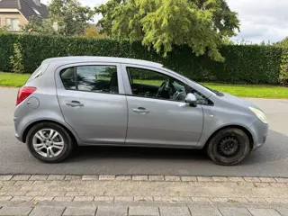 Foto 16 van Opel Corsa 1.2-16V '111' Edition AIRCO/CRUISE/APK 07-2027