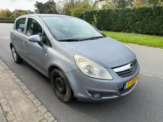 Foto 15 van Opel Corsa 1.2-16V '111' Edition AIRCO/CRUISE/APK 07-2027