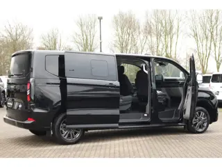 Foto 16 van Ford Transit Custom 2.5 PHEV 233pk L2H1 Kombi Limited | 8-Persoons | Incl. BPM | Stuur + Stoelverwar