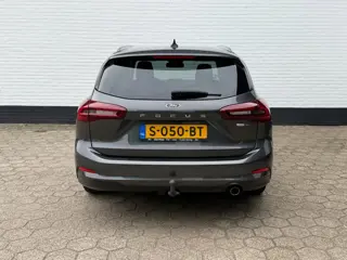 Foto 15 van Ford Focus Wagon 1.0EcoBoost Hybrid Titanium TREKHAAK CAMERA