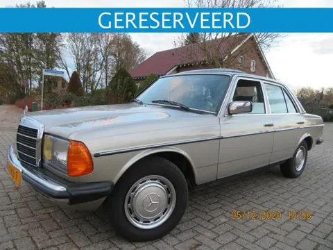 Mercedes-Benz 200-SERIE 230E Youngtimer met Schuifdak !