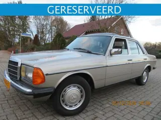 Mercedes-Benz 200-SERIE 230E Youngtimer met Schuifdak !