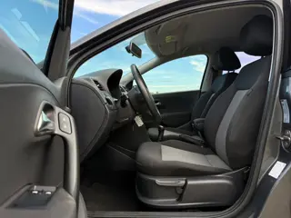 Foto 16 van Volkswagen Polo 1.2-12V | 2e Eigenaar | Airco | 16" Velgen | AUX | Elektrisch pakket | Dealer Onderh