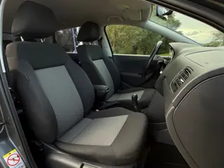 Foto 12 van Volkswagen Polo 1.2-12V | 2e Eigenaar | Airco | 16" Velgen | AUX | Elektrisch pakket | Dealer Onderh