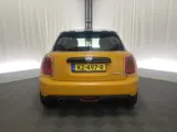 Foto 25 van MINI 5-deurs 1.5 Cooper Chili Serious Business | Bluetooth | Cruise Control | Climate Control |