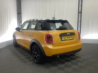 Foto 14 van MINI 5-deurs 1.5 Cooper Chili Serious Business | Bluetooth | Cruise Control | Climate Control |