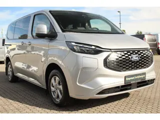 Foto 19 van Ford E-Transit Custom 320 L1H1 Kombi Limited | 9 persoons | 71kWh | 100kW/136pk | Trekgewicht 2300kg