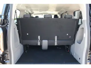 Foto 12 van Ford E-Transit Custom 320 L1H1 Kombi Limited | 9 persoons | 71kWh | 100kW/136pk | Trekgewicht 2300kg