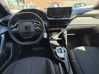 Foto 17 van Peugeot 2008 1.2 Hybrid 136 Style Hybride + Benzine * Climate & Cruise Control * Navigatie & Spotify