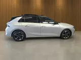 Foto 26 van Opel ASTRA 1.2 Turbo GS - navigatie / camera / carplay / verwarming / HUD / panoramadak