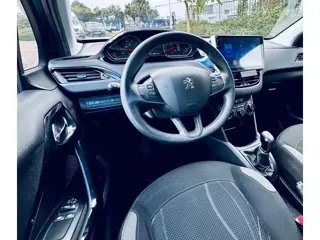 Foto 12 van Peugeot 208 1.2 PureTech Blue Lease Premium/D-RIEM V.V/NW APK/TOP STAAT/
