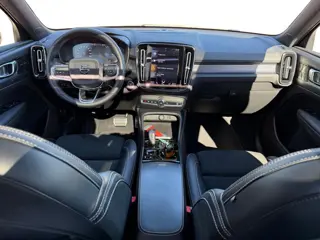 Foto 18 van Volvo XC40 T5 Recharge R-Design | Luxury Line | Dealer onderhouden