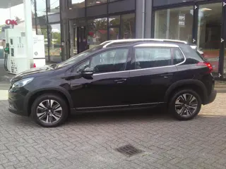 Foto 11 van Peugeot 2008 1.2 PureTech Allure Staat in De Krim