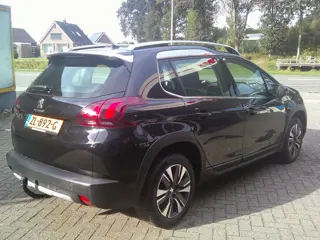 Foto 14 van Peugeot 2008 1.2 PureTech Allure Staat in De Krim