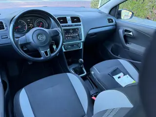 Foto 12 van Volkswagen Polo 1.2-12V 5-DRS BlueMotion Comfortline LIFE ECC LMV CRUISE PDC BLUETOOTH