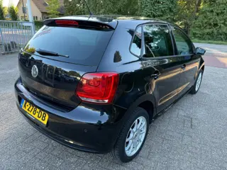 Foto 14 van Volkswagen Polo 1.2-12V 5-DRS BlueMotion Comfortline LIFE ECC LMV CRUISE PDC BLUETOOTH