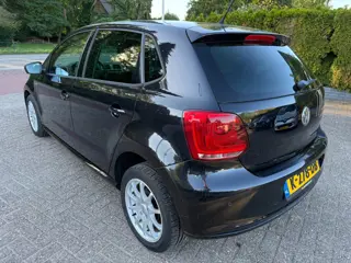 Foto 16 van Volkswagen Polo 1.2-12V 5-DRS BlueMotion Comfortline LIFE ECC LMV CRUISE PDC BLUETOOTH