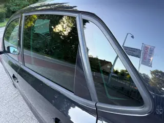 Foto 19 van Volkswagen Polo 1.2-12V 5-DRS BlueMotion Comfortline LIFE ECC LMV CRUISE PDC BLUETOOTH