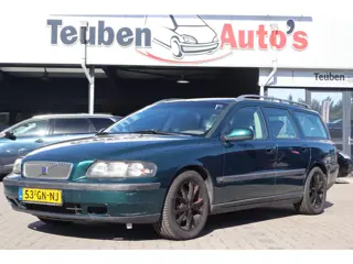 Volvo V70 2.4 Comfort Line | Automaat | APK 07-2027! | Cruise control | Trekhaak | Zie foto's