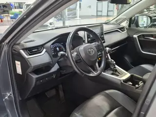 Foto 14 van Toyota RAV4 2.0 VVT-iE Executive | Trekhaak | Memory Seats | JBL Audio | 360 Camera | All-Season | B