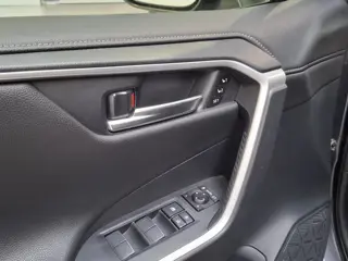 Foto 13 van Toyota RAV4 2.0 VVT-iE Executive | Trekhaak | Memory Seats | JBL Audio | 360 Camera | All-Season | B