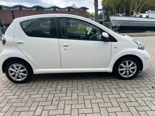 Foto 13 van Toyota Aygo 1.0-12V Access
