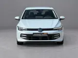 Foto 23 van Volkswagen Golf 1.5 eHybrid Life Edition | keyless | camera | dodehoek |