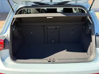 Foto 19 van Volkswagen Golf 1.5 eHybrid Life Edition | keyless | camera | dodehoek |