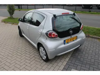 Foto 16 van Toyota Aygo 1.0-12V Comfort Airco