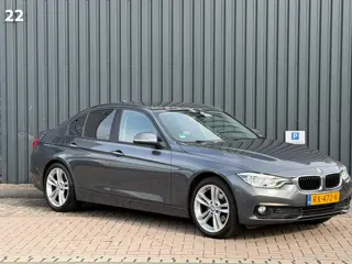 Foto 18 van BMW 3-serie 318i Centennial High Executive|Trekhaak|Cam|Navi|Mega Goed Onderhouden