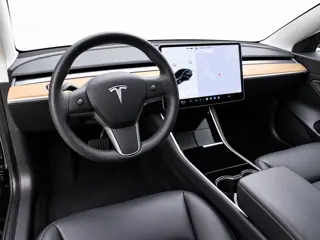 Foto 19 van Tesla Model 3 Standard RWD Plus 60 kWh | Autopilot | Adapt. Cruise | Panoramadak | Navigatie Fullmap