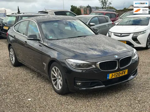 BMW 3-serie Gran Turismo 330i Centennial High Executive Adaptief Cruise Lane Assist Nieuwe Banden Ze